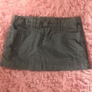 Grey 90s cargo skirt